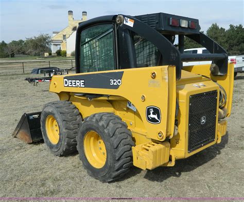 john deere 320 skid steer